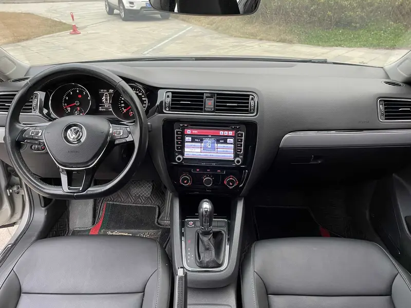 Sagitar 2018 180TSI DSG Premium Edition