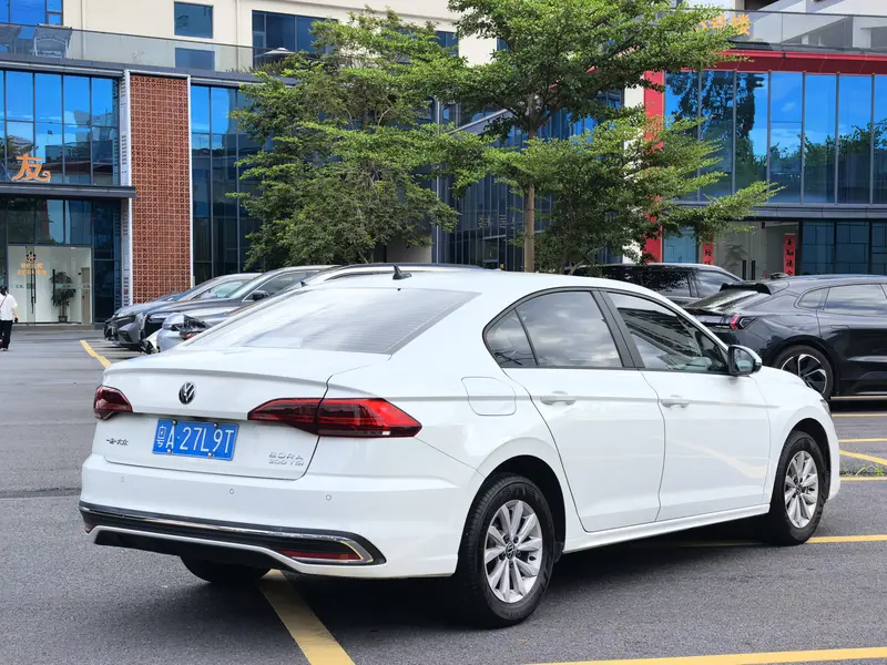 Bora 2023 200TSI DSG Smooth Edition