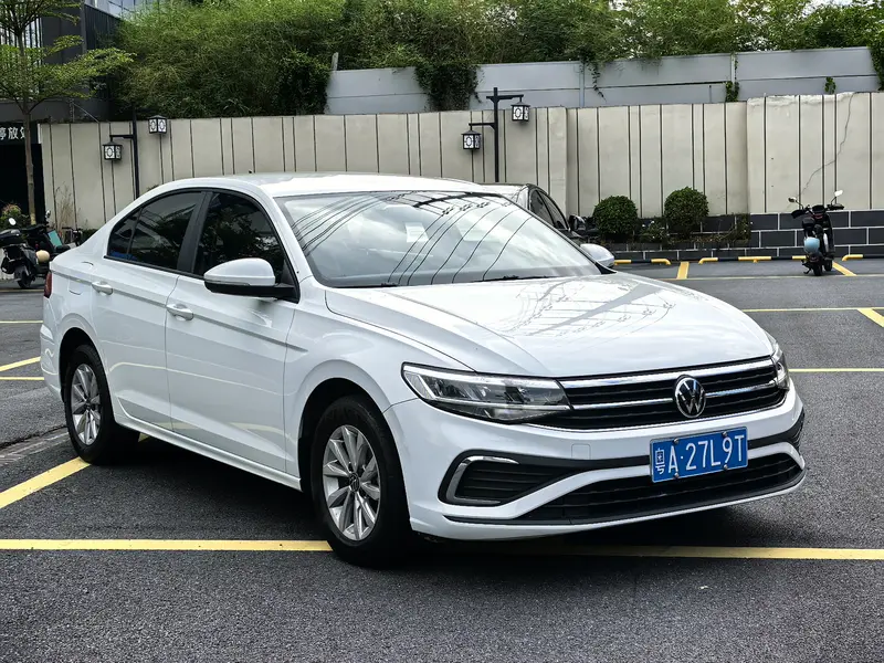 Bora 2023 200TSI DSG Smooth Edition
