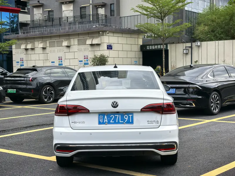 Bora 2023 200TSI DSG Smooth Edition