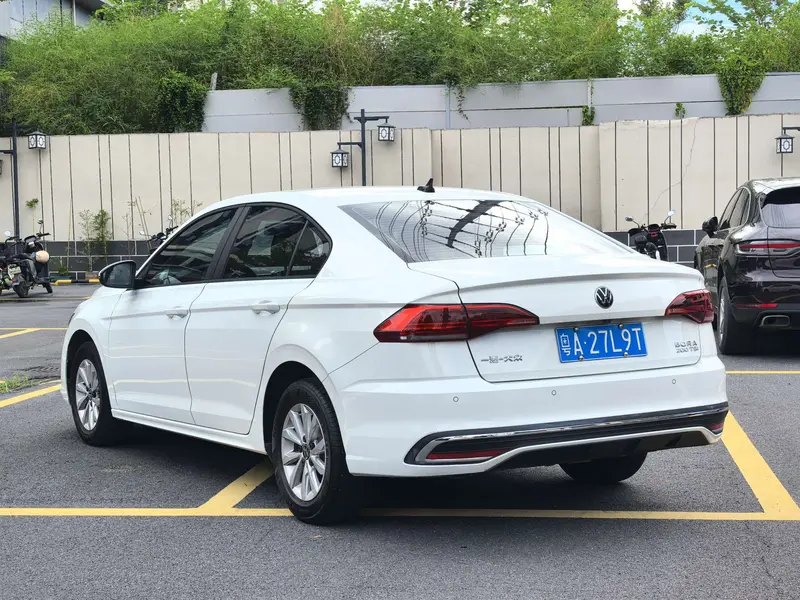 Bora 2023 200TSI DSG Smooth Edition