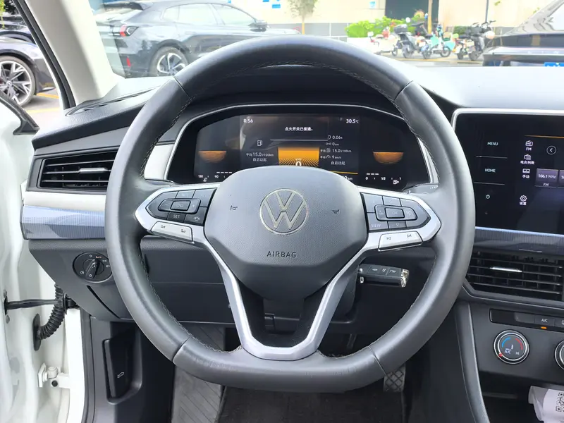 Bora 2023 200TSI DSG Smooth Edition