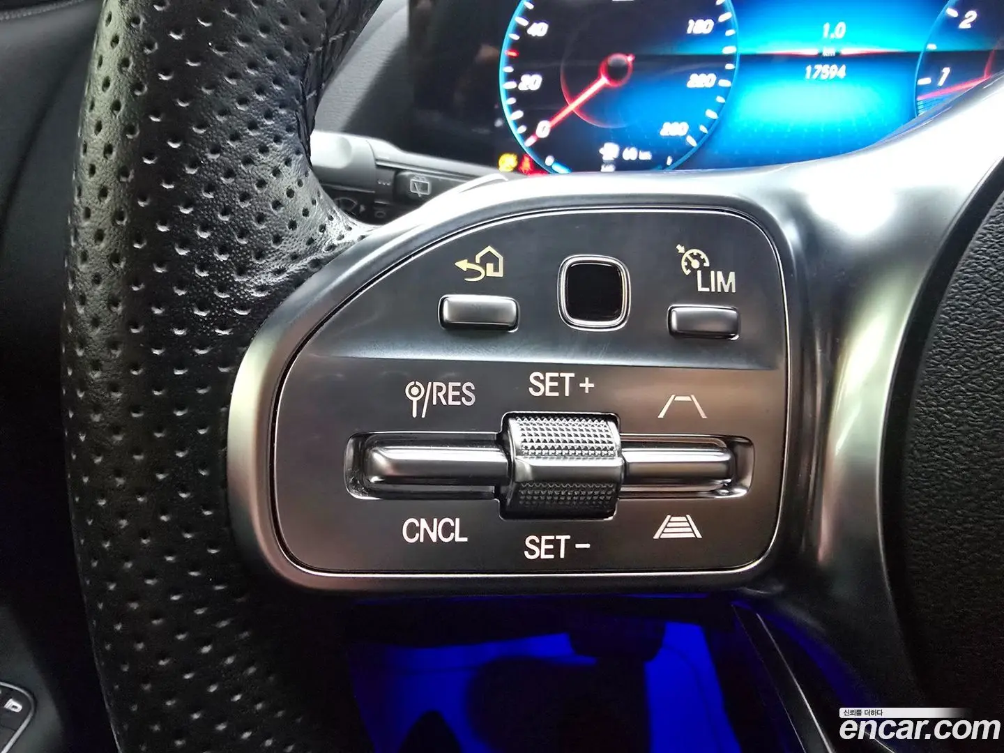 Mercedes-Benz GLA-Class GLA250 4MATIC 2023