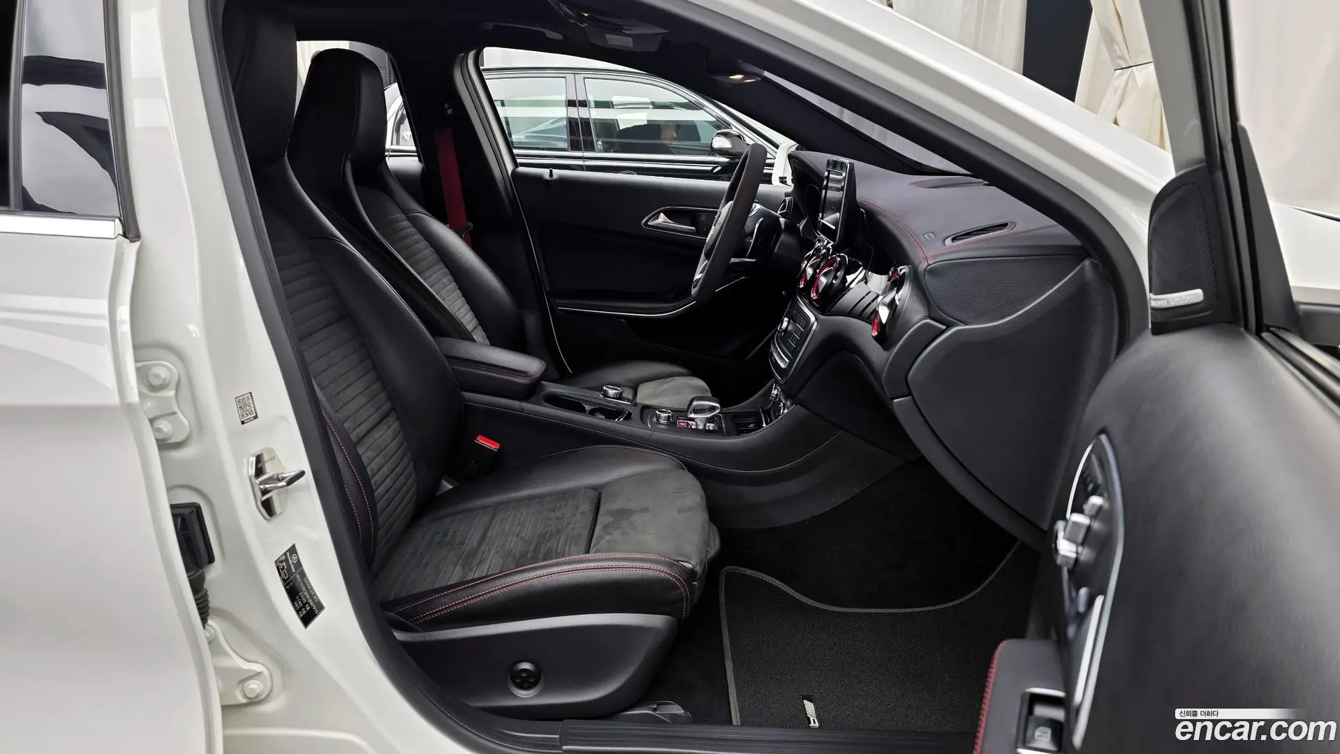 Mercedes-Benz GLA-Class GLA45 AMG 4MATIC 2017