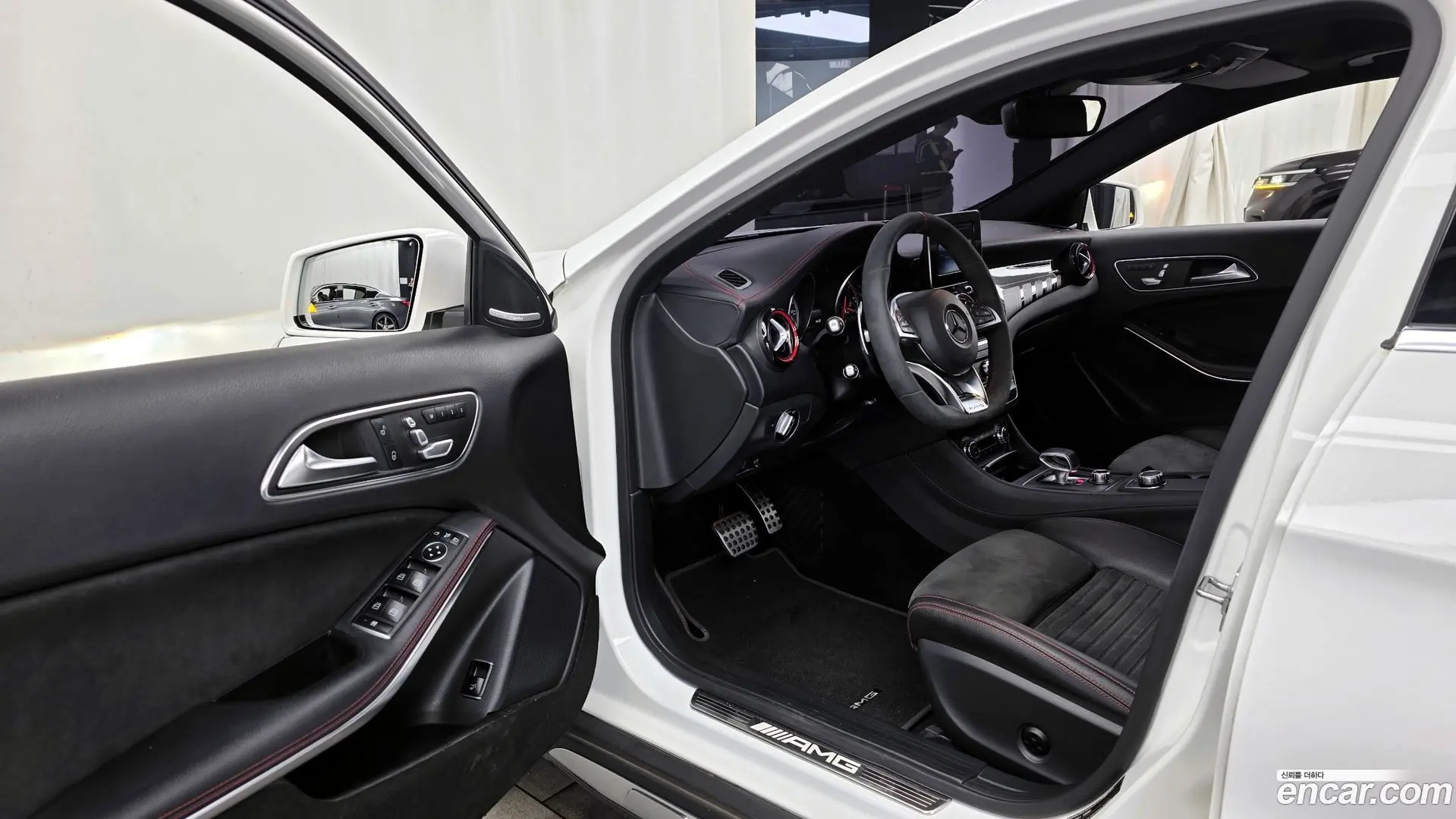 Mercedes-Benz GLA-Class GLA45 AMG 4MATIC 2017