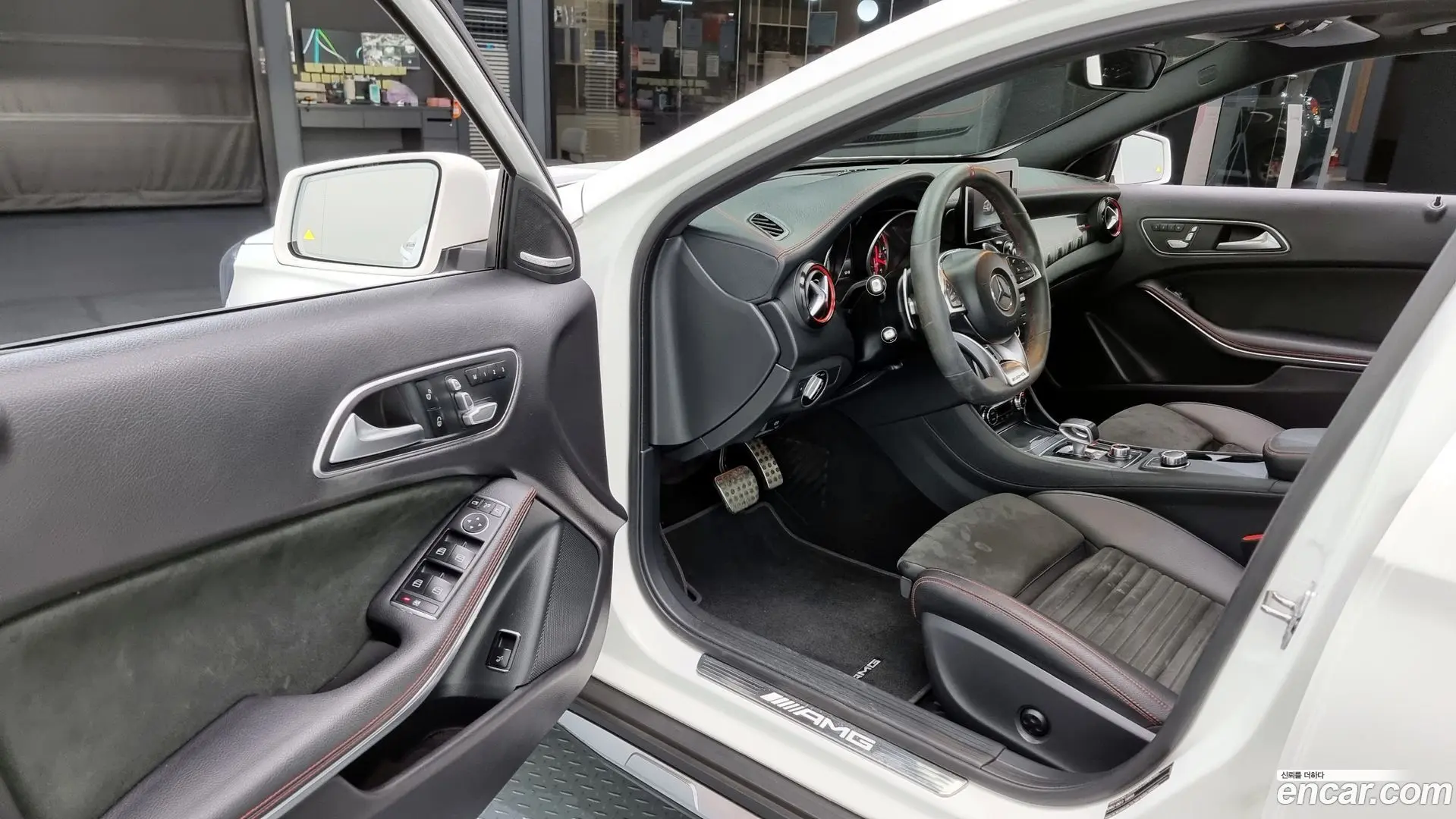 Mercedes-Benz GLA-Class GLA45 AMG 4MATIC 2017