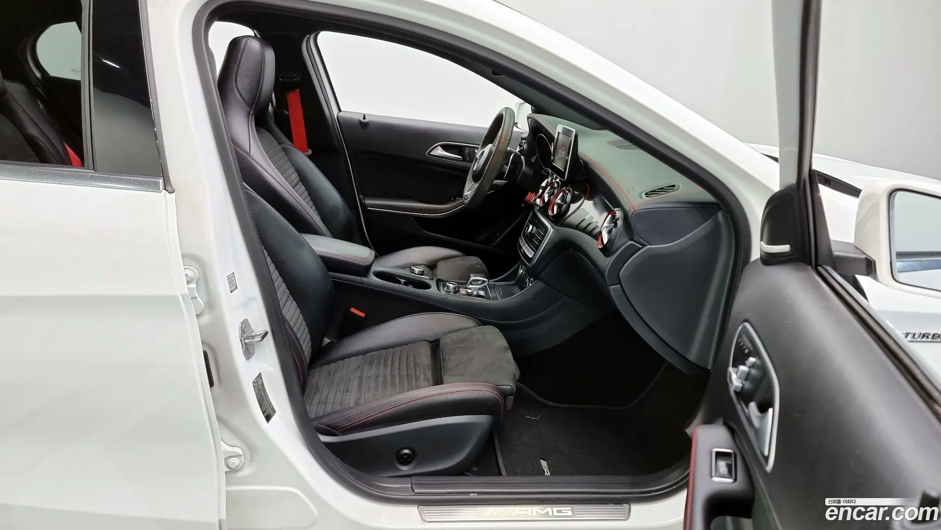 Mercedes-Benz GLA-Class GLA45 AMG 4MATIC 2017