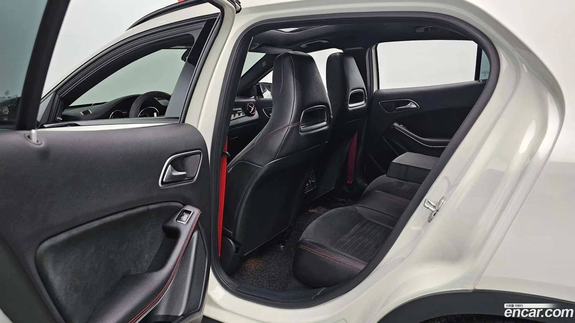 Mercedes-Benz GLA-Class GLA45 AMG 4MATIC 2017