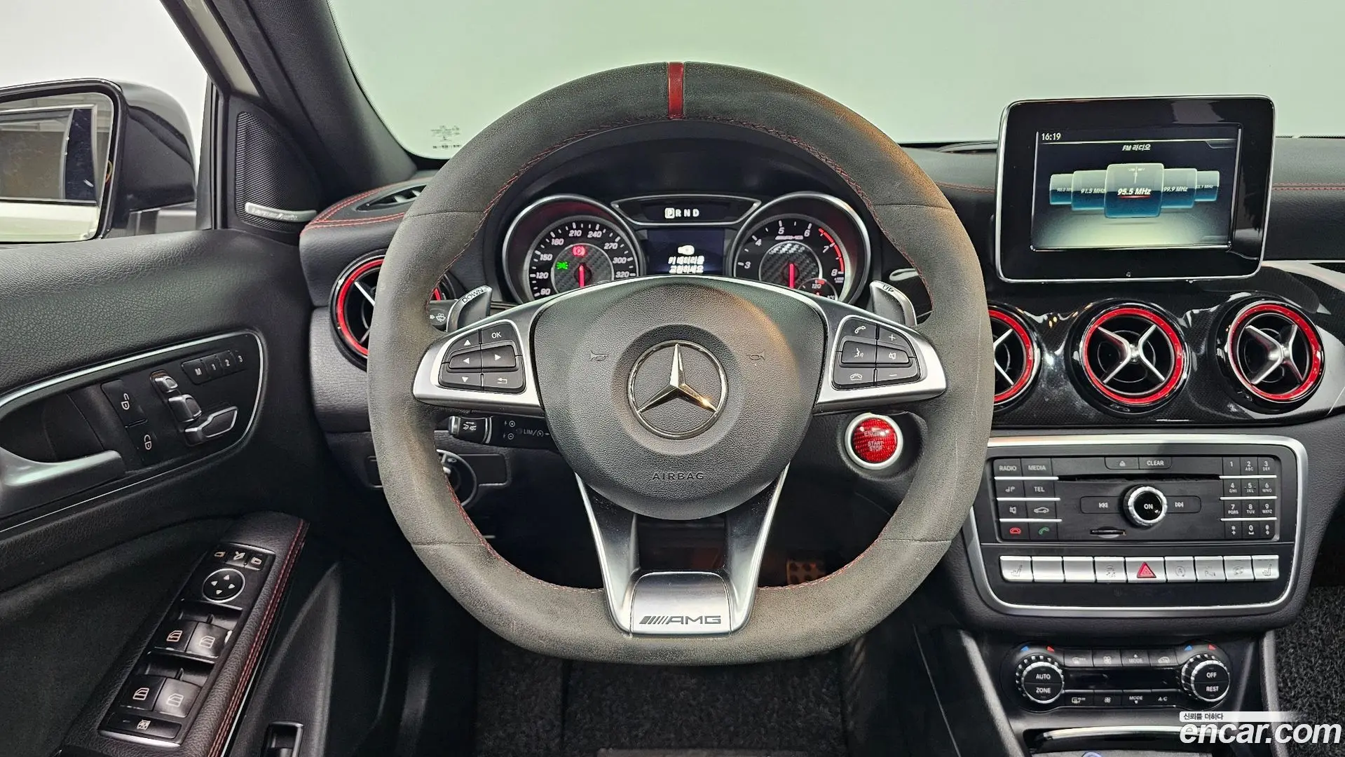 Mercedes-Benz GLA-Class GLA45 AMG 4MATIC 2017