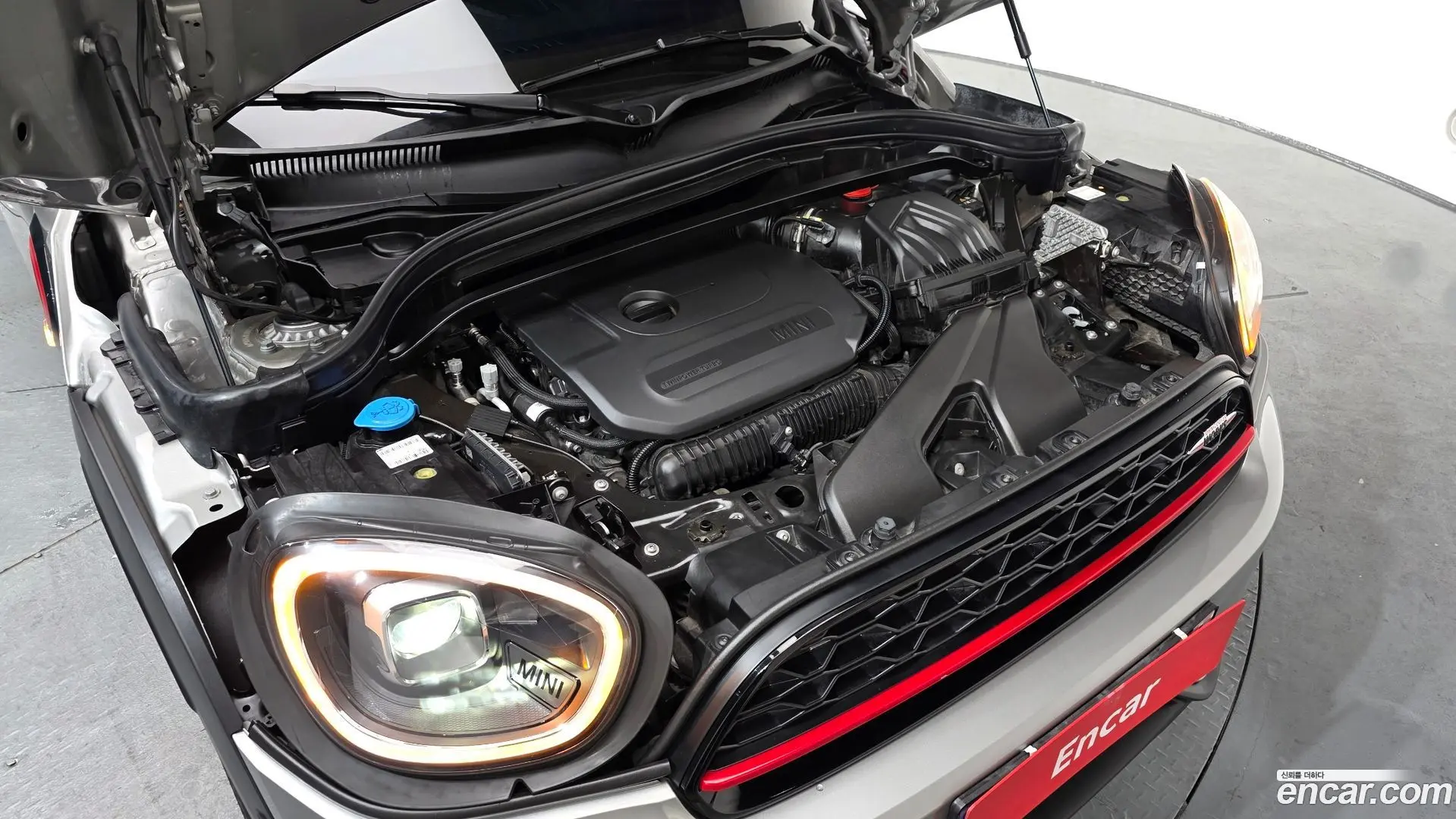 Mini Countryman JCW Launch Pack