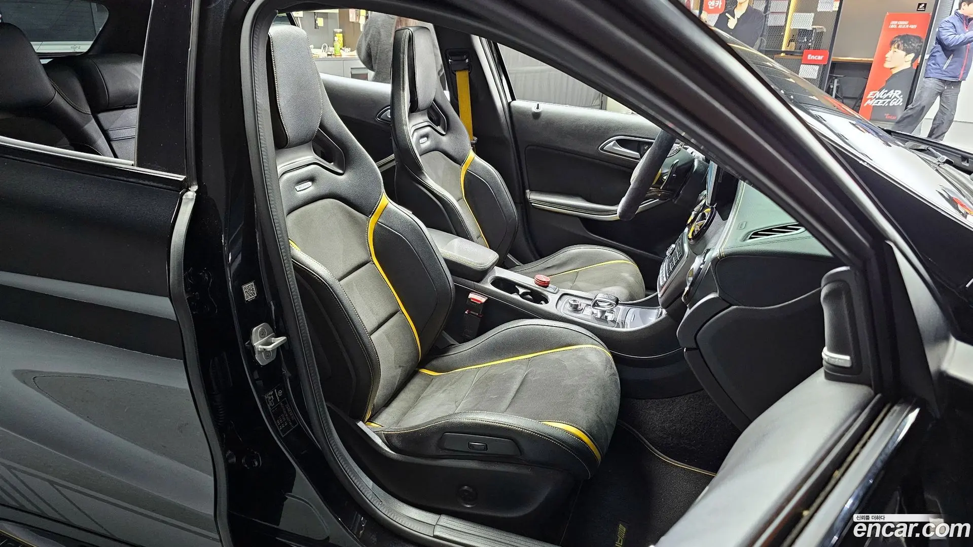 Mercedes-Benz GLA-Class GLA45 AMG 4MATIC 50th Edition 2017