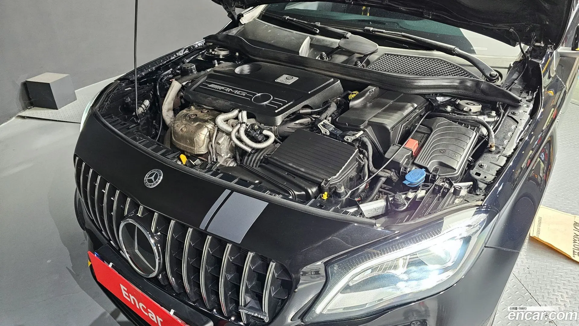 Mercedes-Benz GLA-Class GLA45 AMG 4MATIC 50th Edition 2017