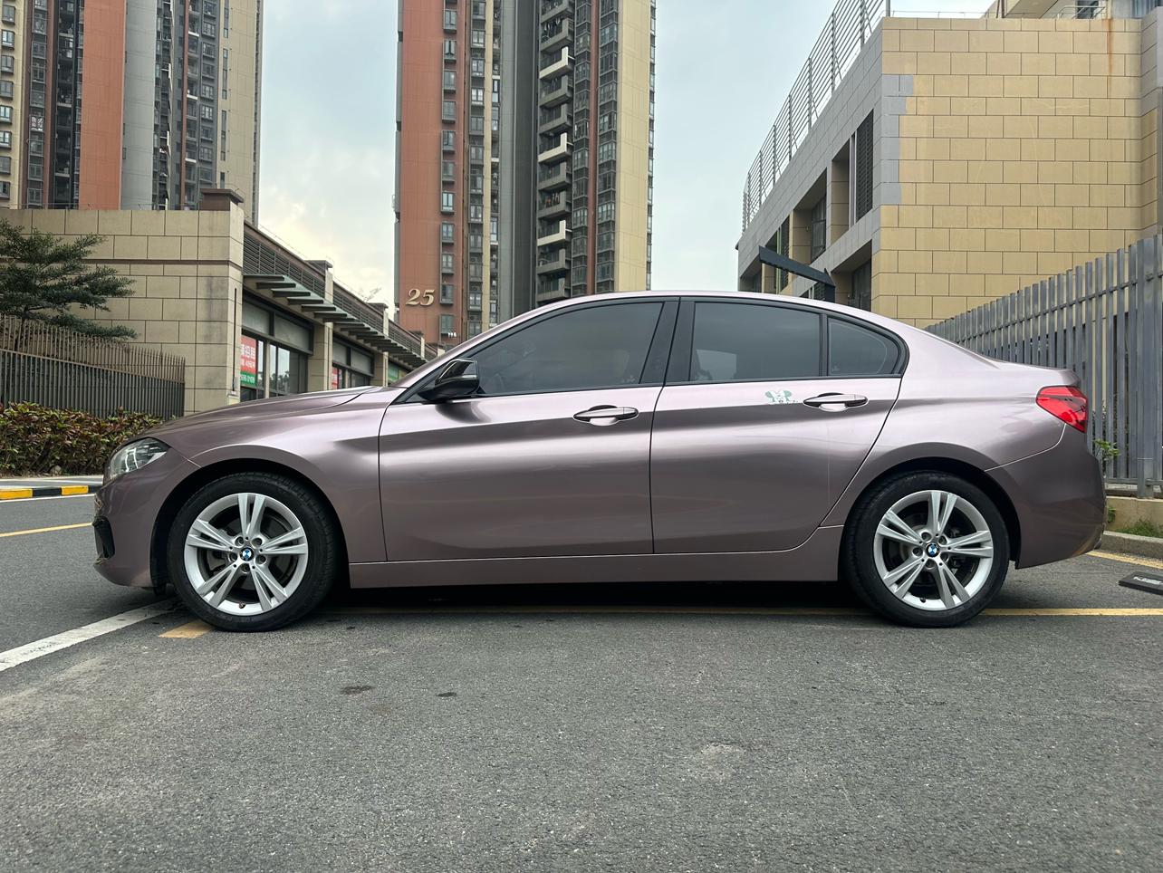 BMW 1 Series 2018 118i Design Package