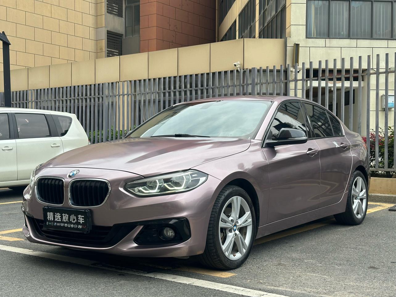 BMW 1 Series 2018 118i Design Package