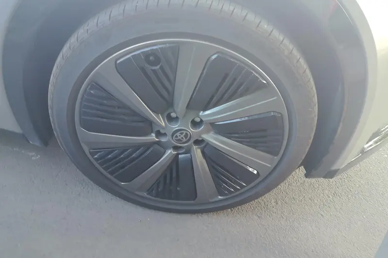 Toyota bZ5 2025 550 PRO
