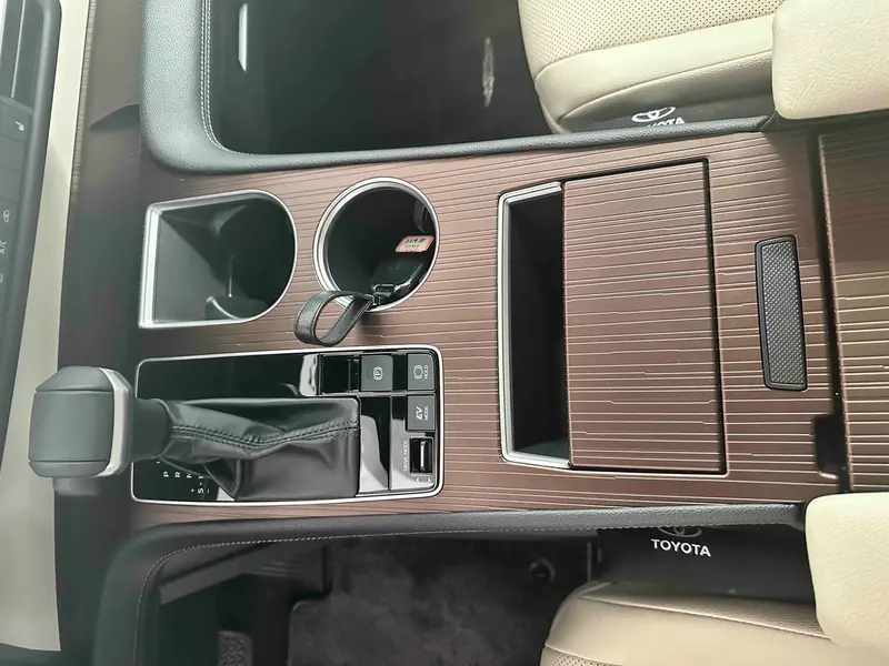 Senna 2023 Dual Engine 2.5L Deluxe Edition