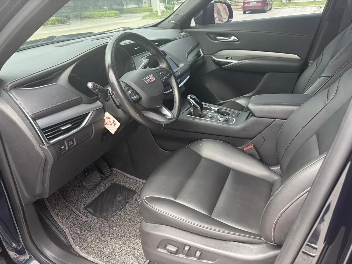 Cadillac XT4 2020 28T 2WD Leading