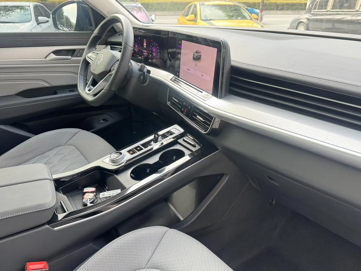 Volkswagen 2025 380TSI 4WD R-line