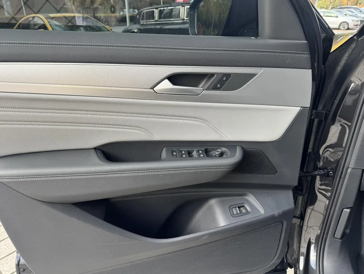 Volkswagen 2025 380TSI 4WD R-line