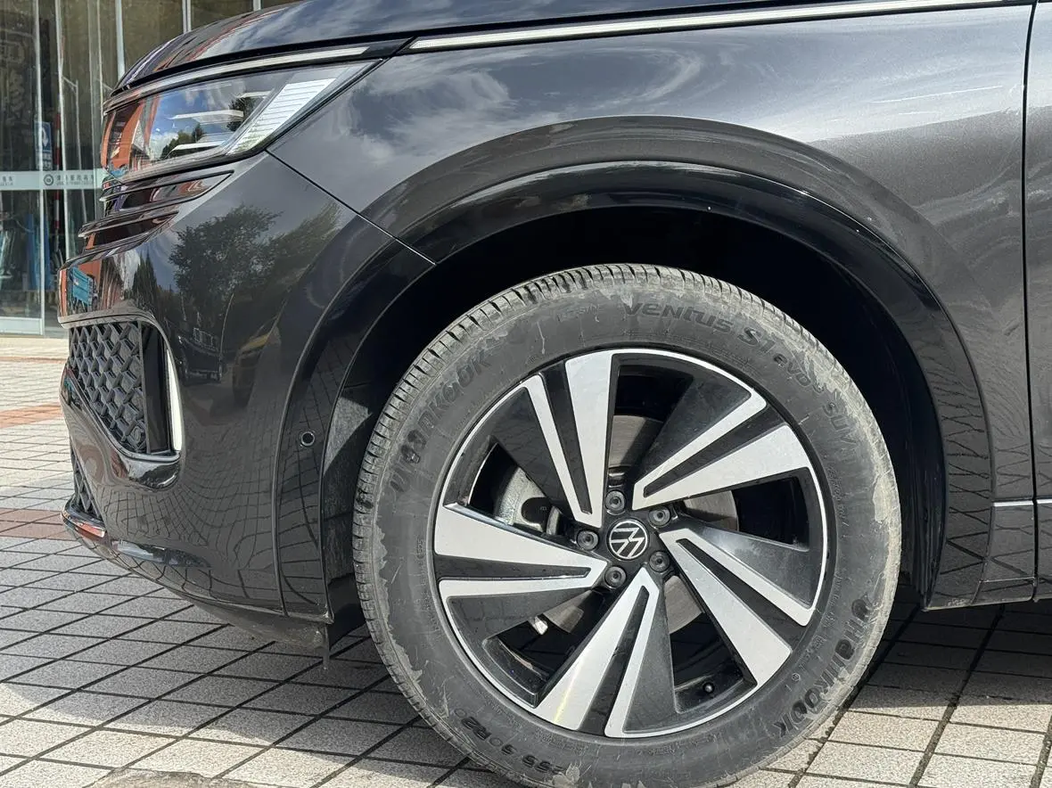 Volkswagen 2025 380TSI 4WD R-line