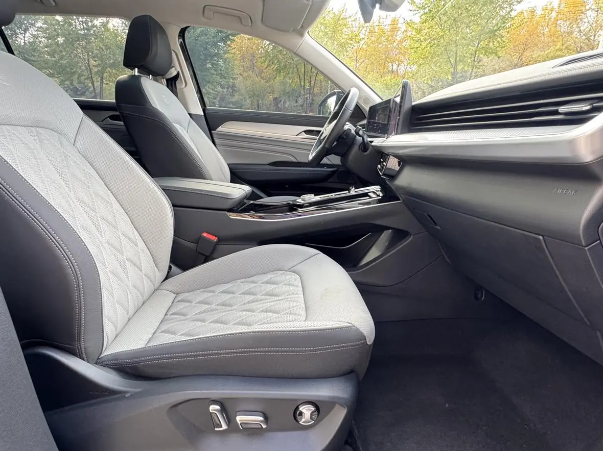 Volkswagen 2025 380TSI 4WD R-line