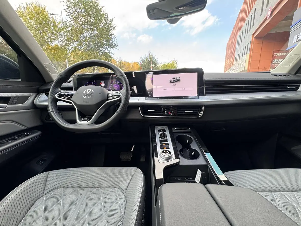 Volkswagen 2025 380TSI 4WD R-line