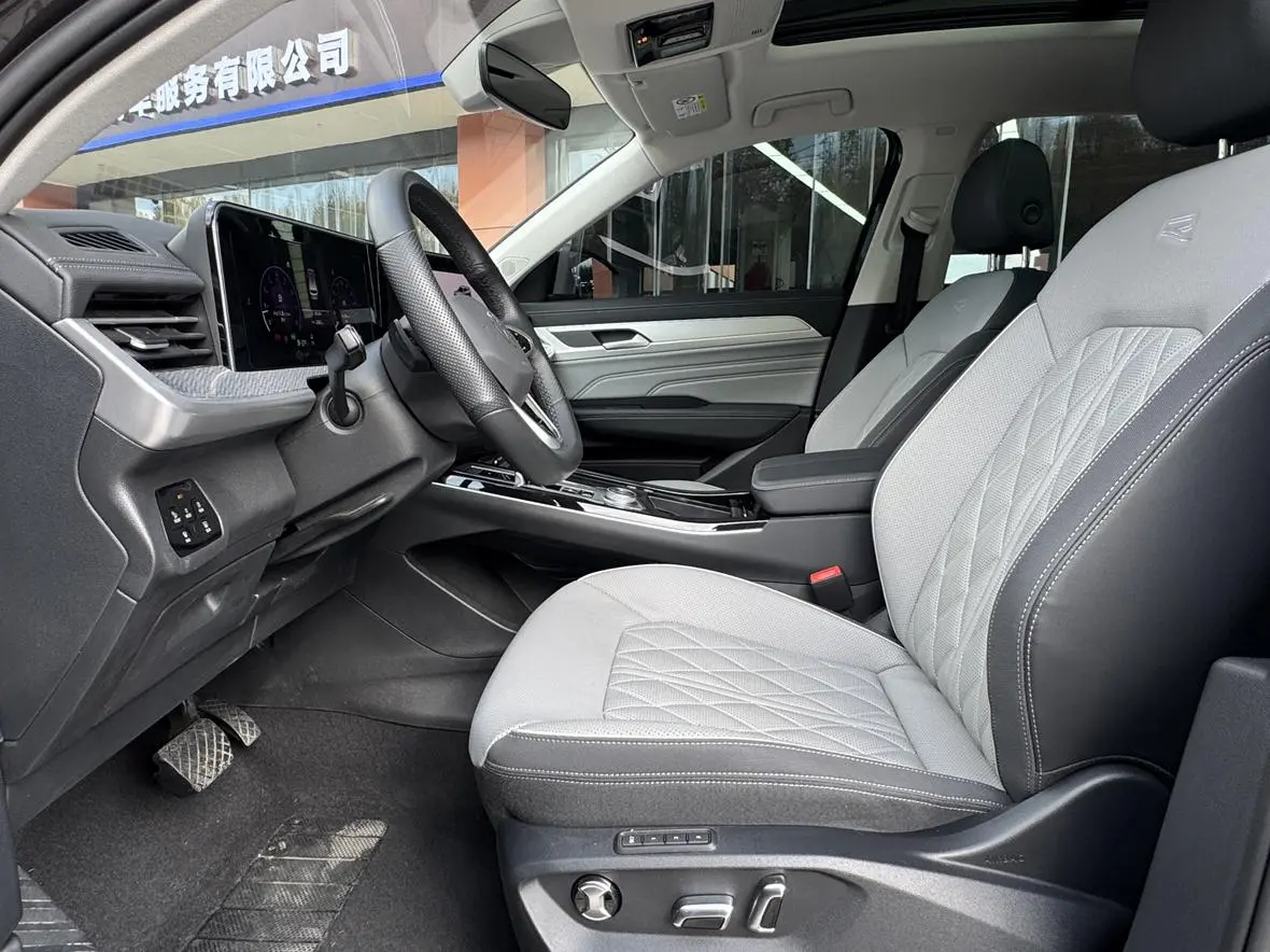 Volkswagen 2025 380TSI 4WD R-line
