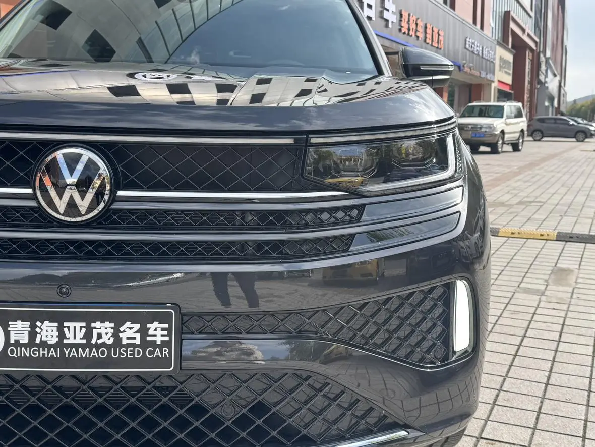 Volkswagen 2025 380TSI 4WD R-line
