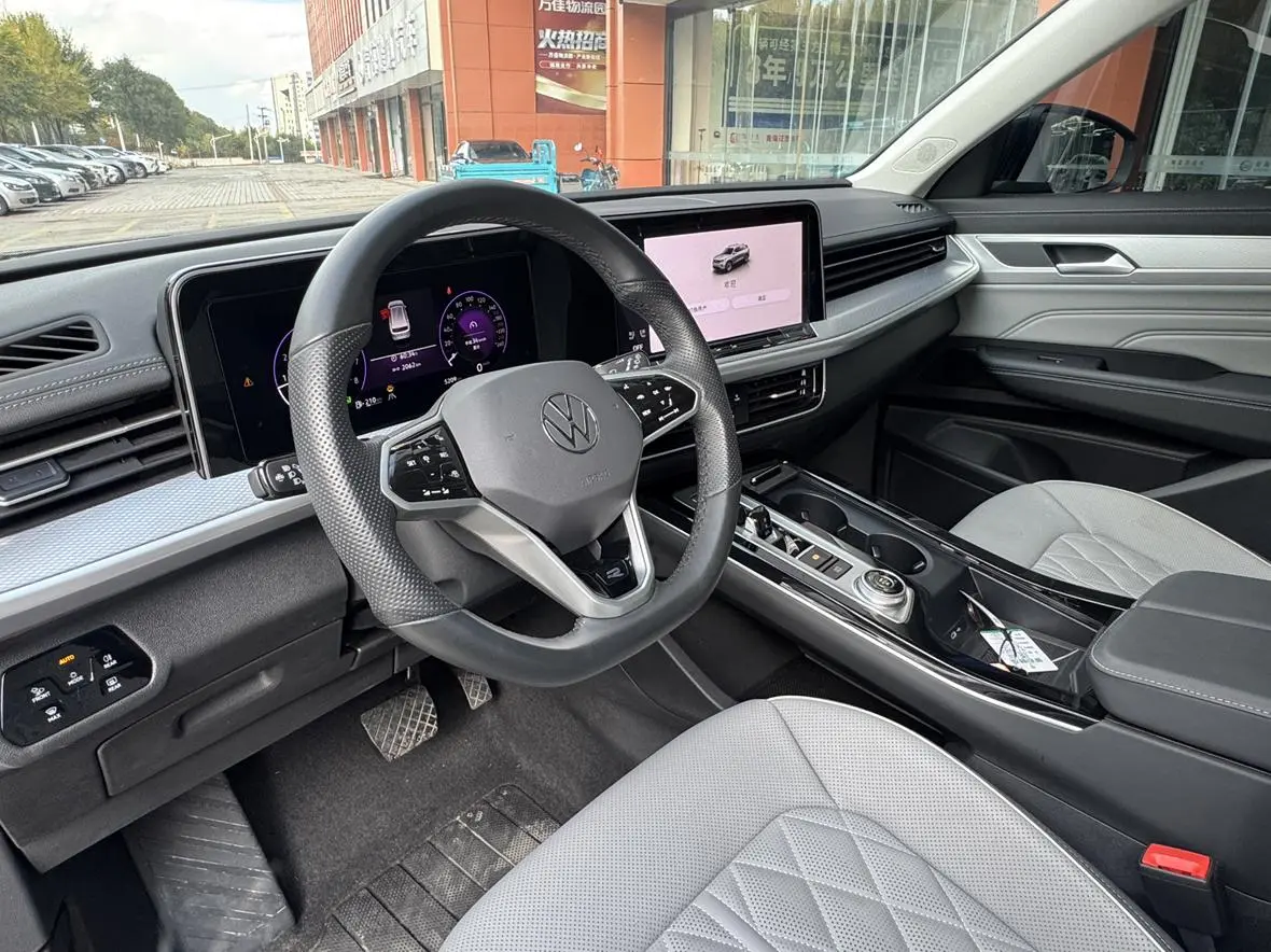Volkswagen 2025 380TSI 4WD R-line