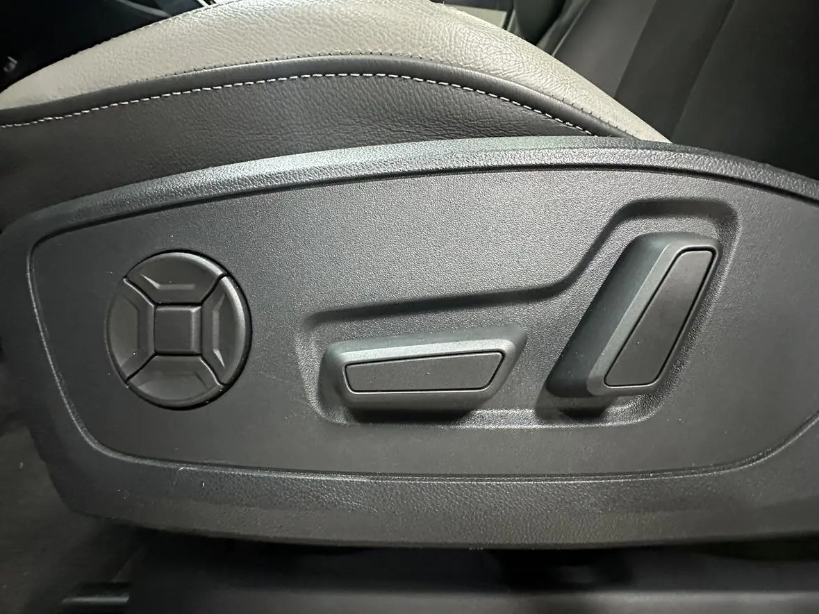 Audi Q3 2022 35 TFSI Dynamic Fashion