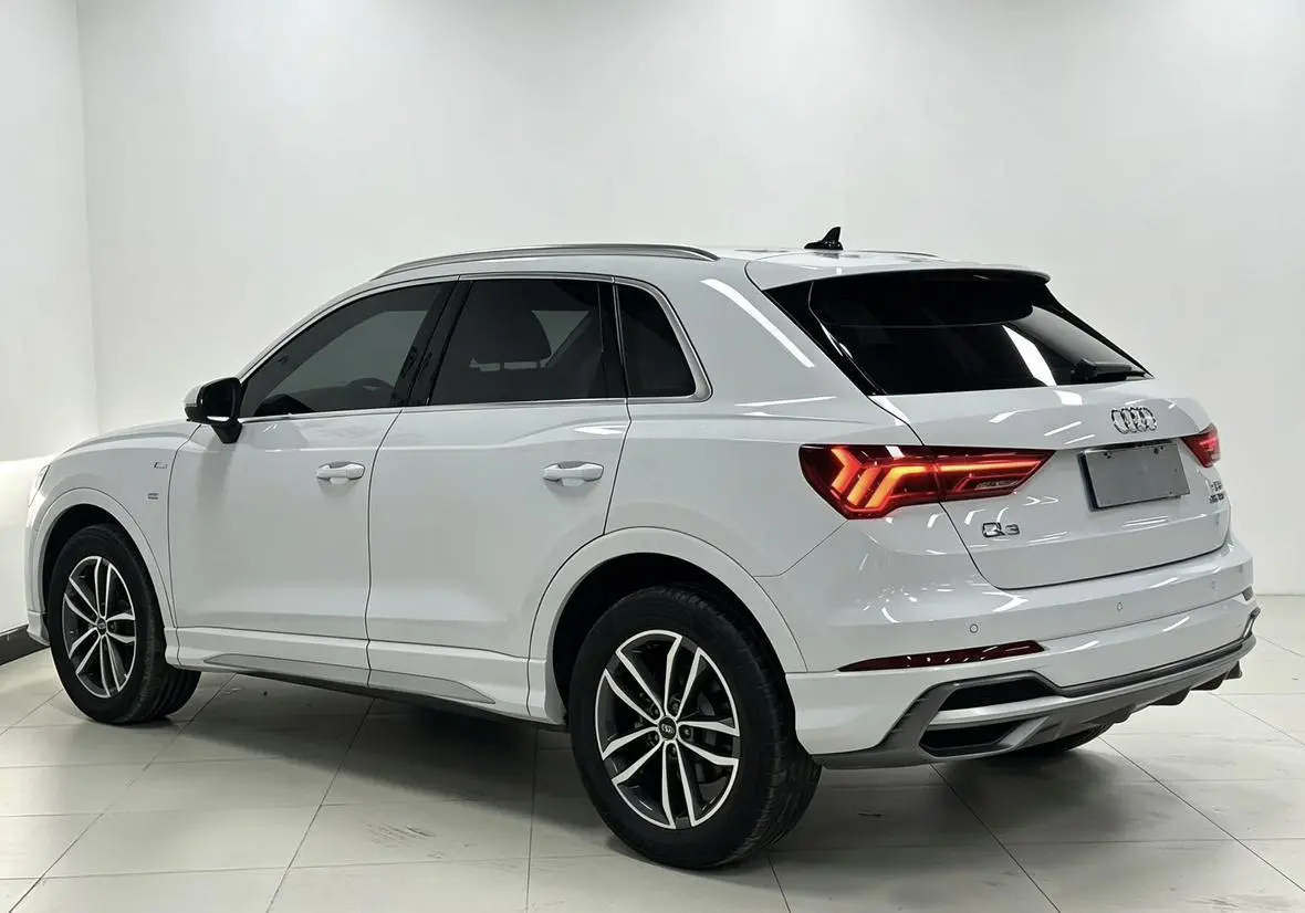 Audi Q3 2022 35 TFSI Dynamic Fashion