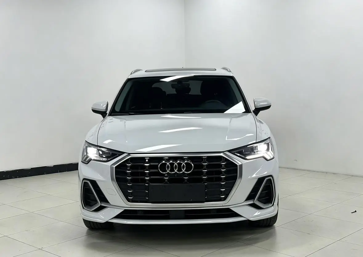 Audi Q3 2022 35 TFSI Dynamic Fashion