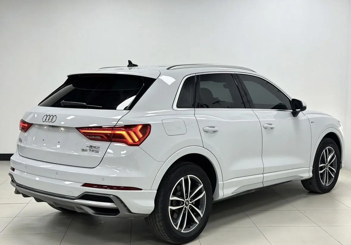 Audi Q3 2022 35 TFSI Dynamic Fashion