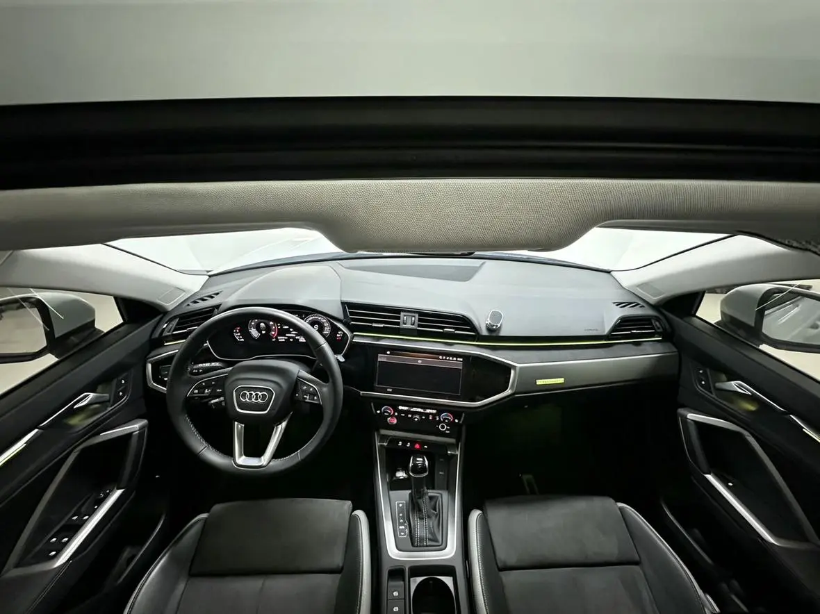 Audi Q3 2022 35 TFSI Dynamic Fashion