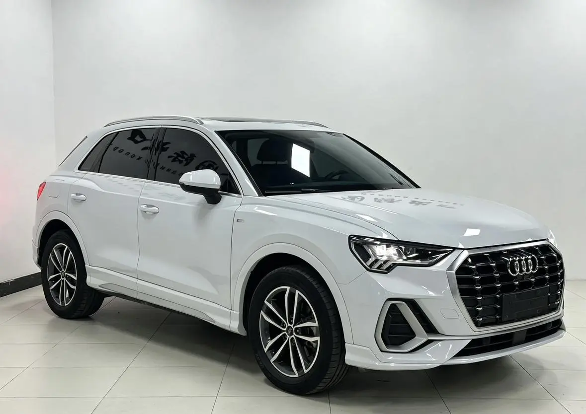 Audi Q3 2022 35 TFSI Dynamic Fashion