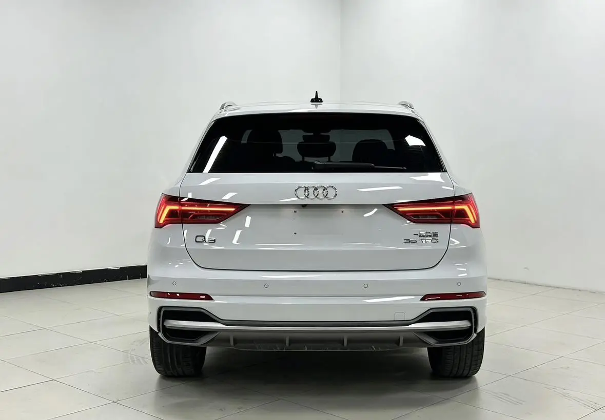 Audi Q3 2022 35 TFSI Dynamic Fashion