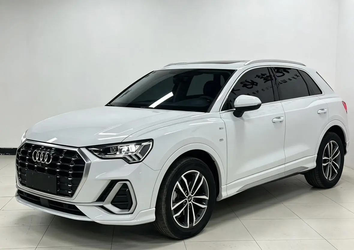 Audi Q3 2022 35 TFSI Dynamic Fashion