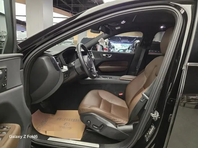 Volvo XC60 2021 T5 4WD Smart Luxury