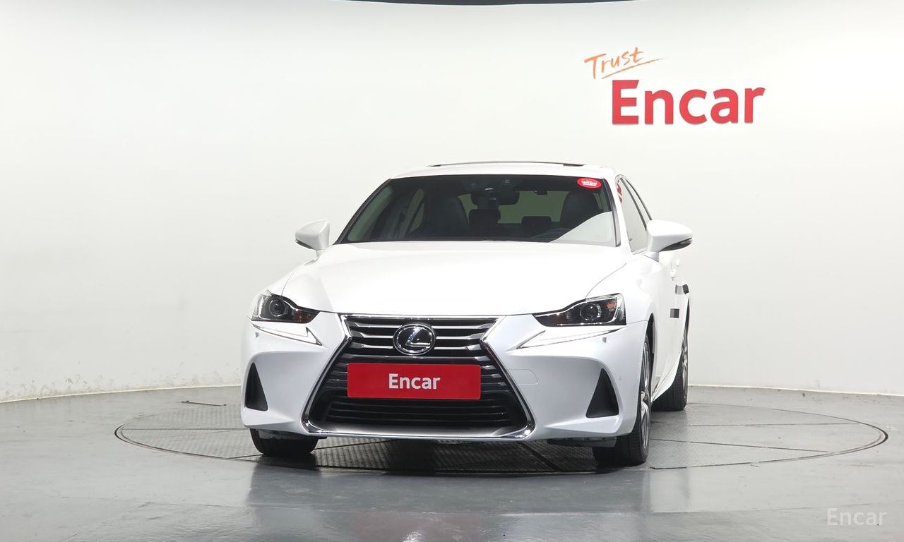 Lexus New IS200t Supreme 2017