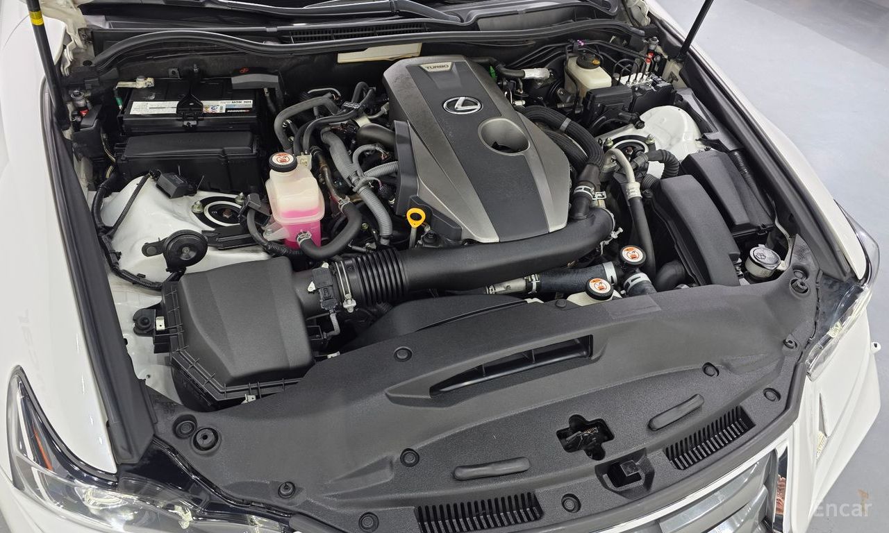 Lexus New IS200t Supreme 2017