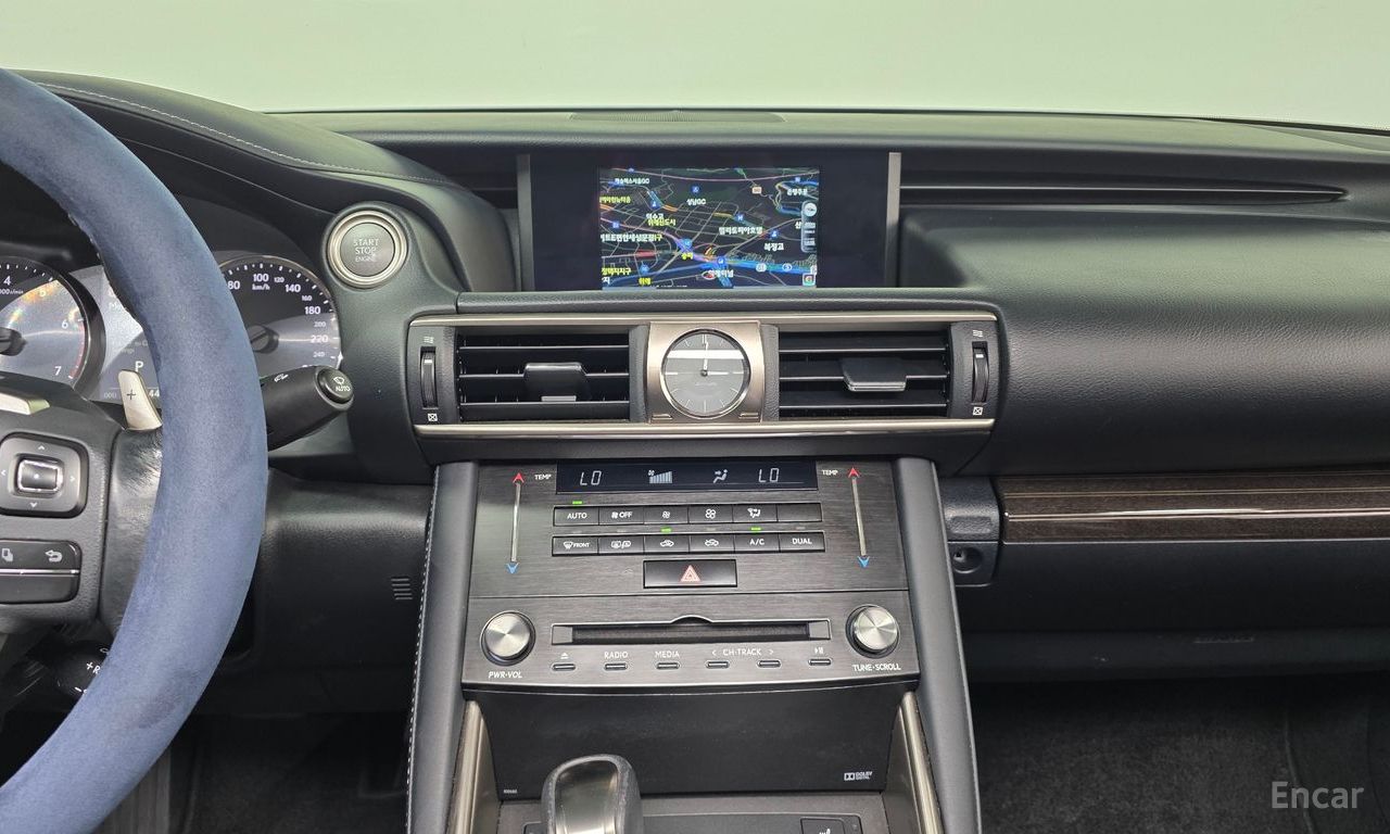 Lexus New IS200t Supreme 2017