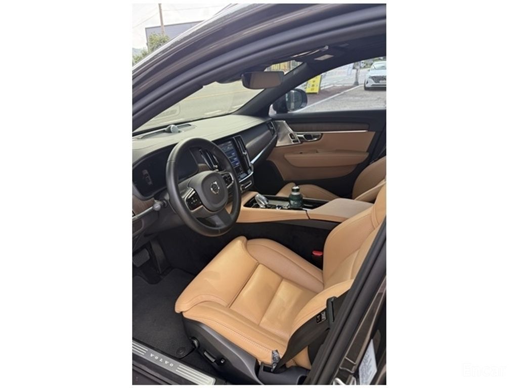 Volvo V90 Cross Country B5 Ultra AWD 2025