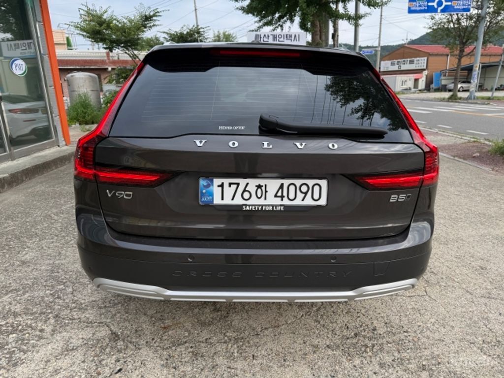 Volvo V90 Cross Country B5 Ultra AWD 2025