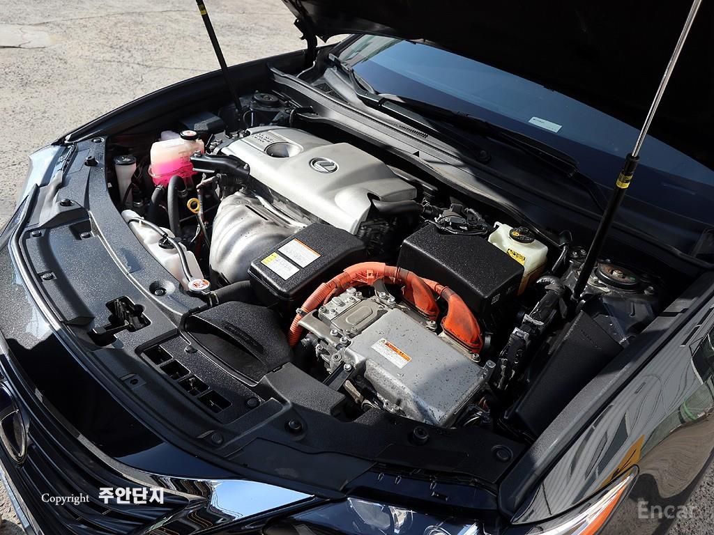 Lexus New ES300h Supreme 2017
