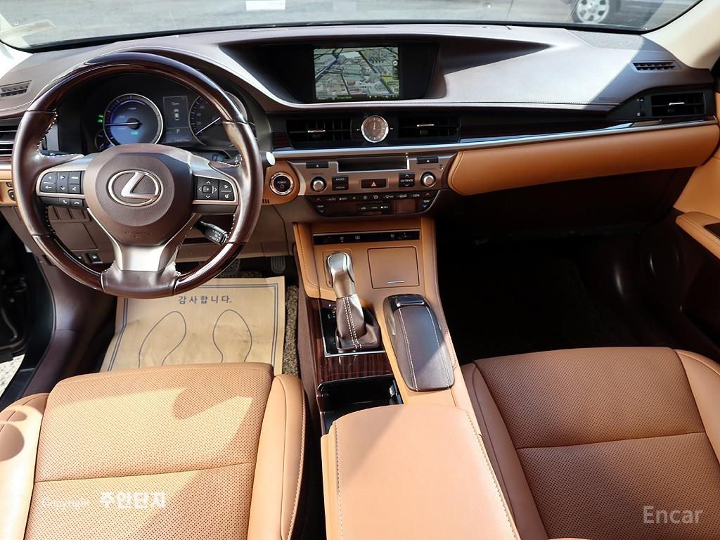 Lexus New ES300h Supreme 2017