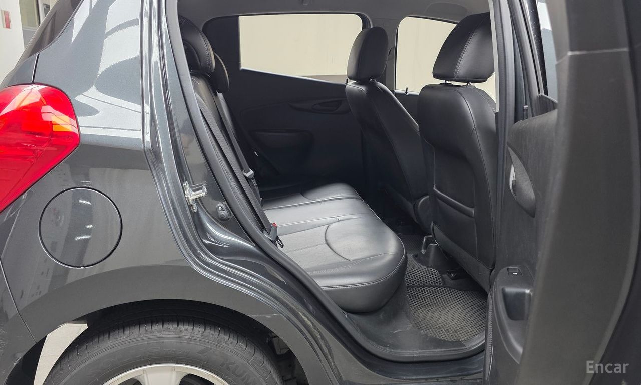 Chevrolet (GM Daewoo) The Next Spark LT 2017