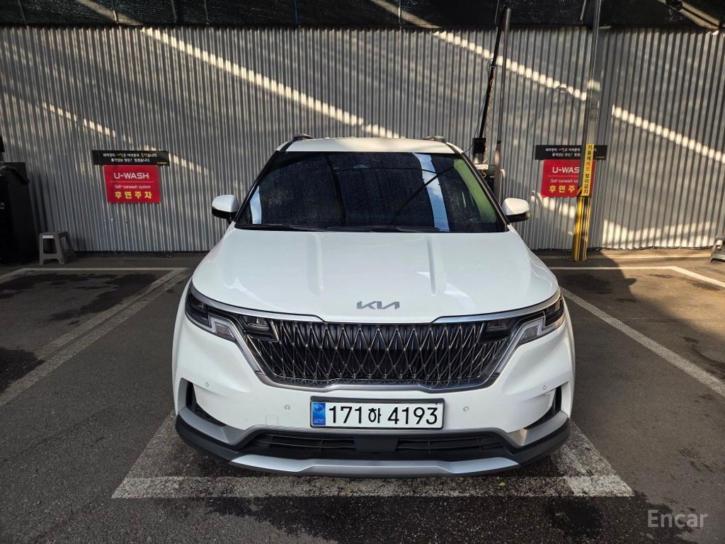 Kia Carnival 4th generation diesel 9-seater Prestige 2023