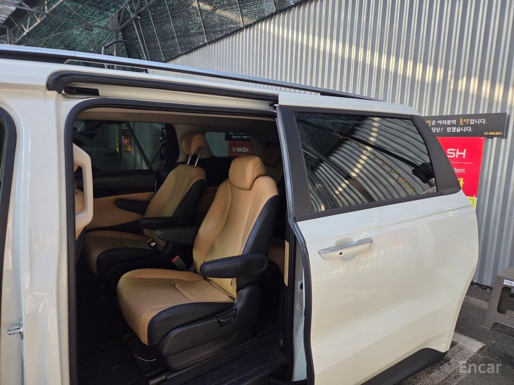Kia Carnival 4th generation diesel 9-seater Prestige 2023