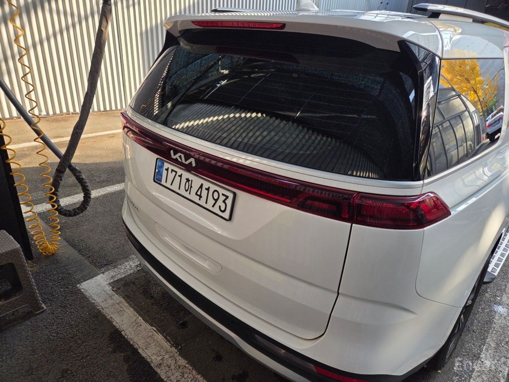 Kia Carnival 4th generation diesel 9-seater Prestige 2023