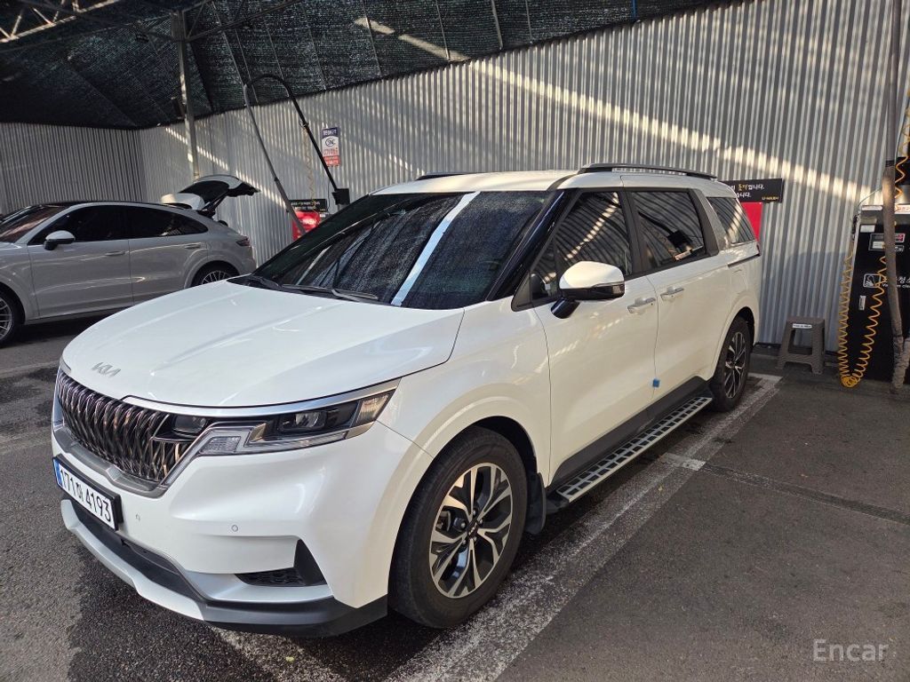 Kia Carnival 4th generation diesel 9-seater Prestige 2023